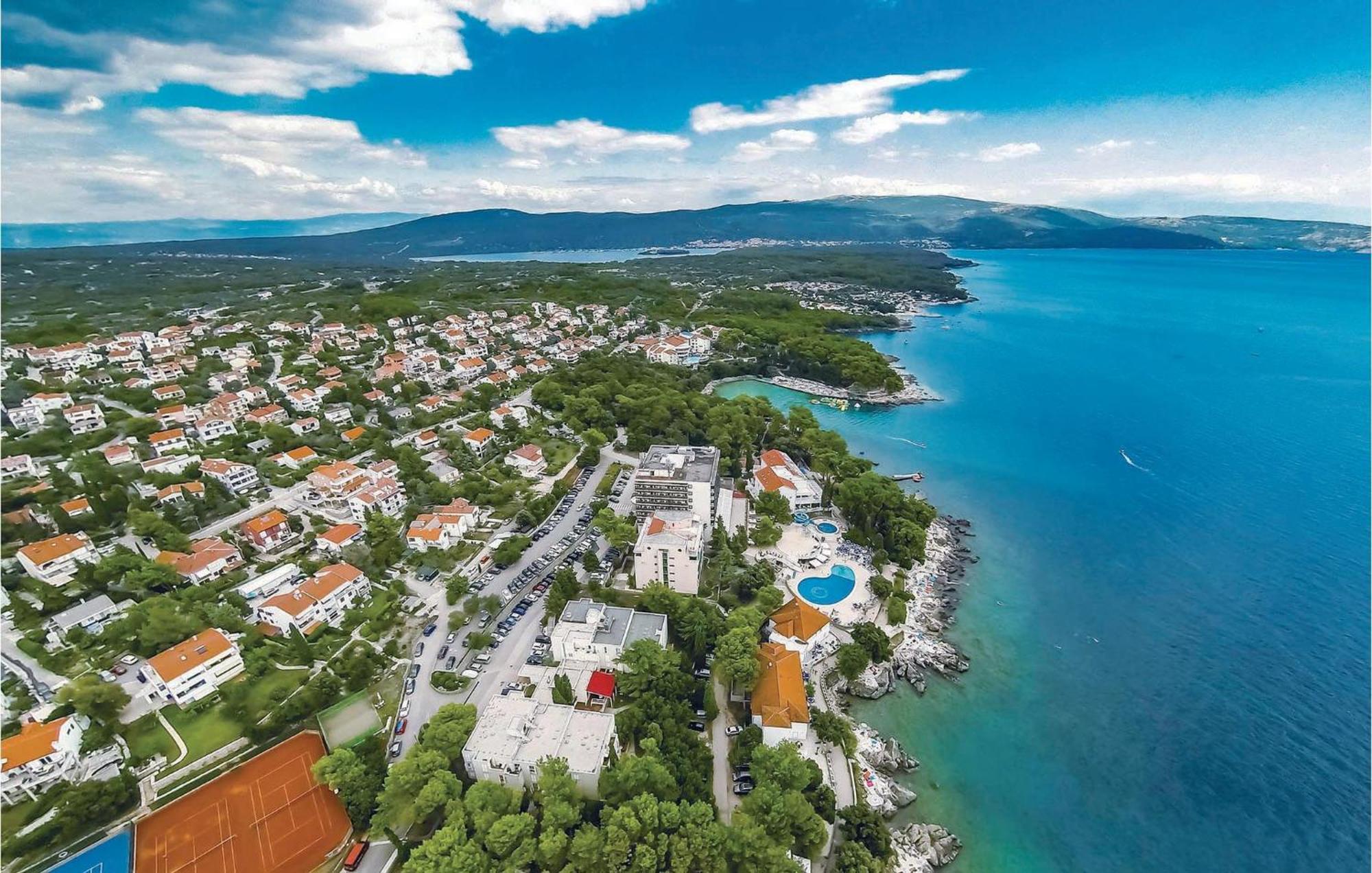 1 Bedroom Beautiful Apartment In Vrh Vrh  Экстерьер фото
